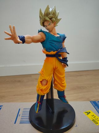 Figura Goku Saiyan Dragon Ball