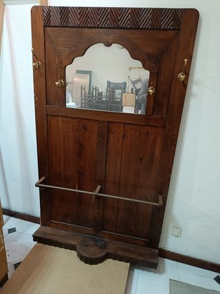 Mueble paraguero