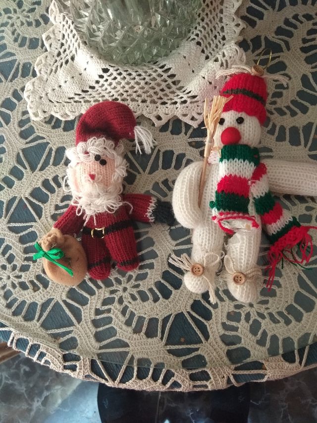 Dos Papanoeles de lana para Navidad.
