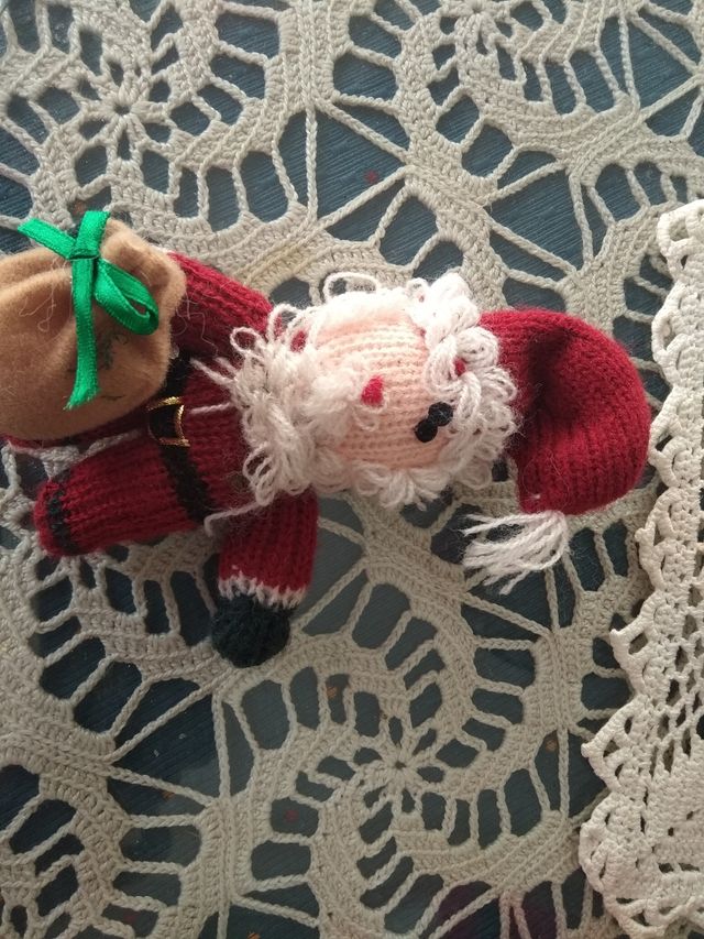 Dos Papanoeles de lana para Navidad.