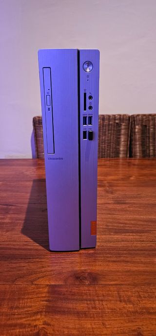 Torre de ordenador Lenovo IdeaCentre + teclado y r