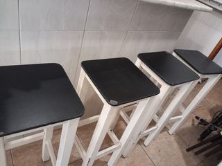 TABURETES ALTOS DE BAR O BARRA DE BAR