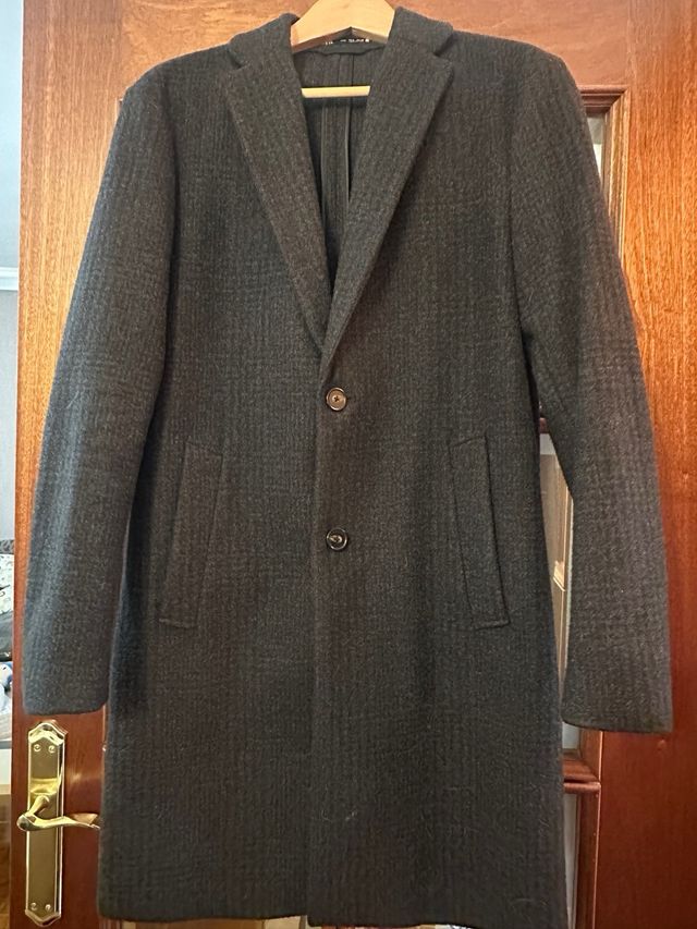 Abrigo hombre Zara