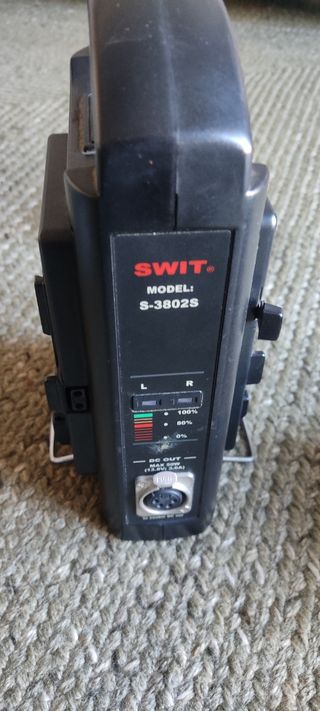 Cargadr dual + 3 baterías V lock Video Pro