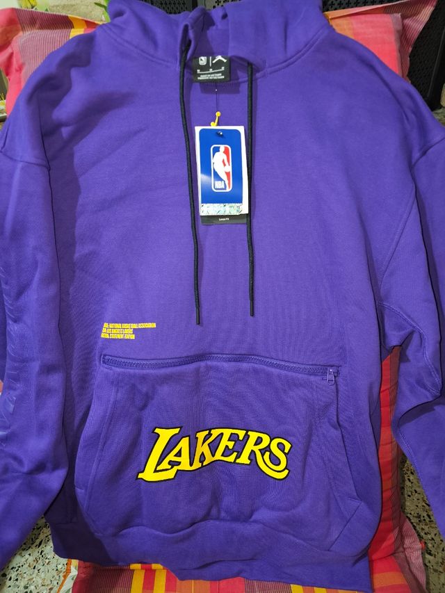 Felpa con cappuccio e logo a ricamo