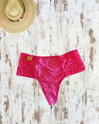 TANGA BRASILEÑA ROSA - NUEVA
