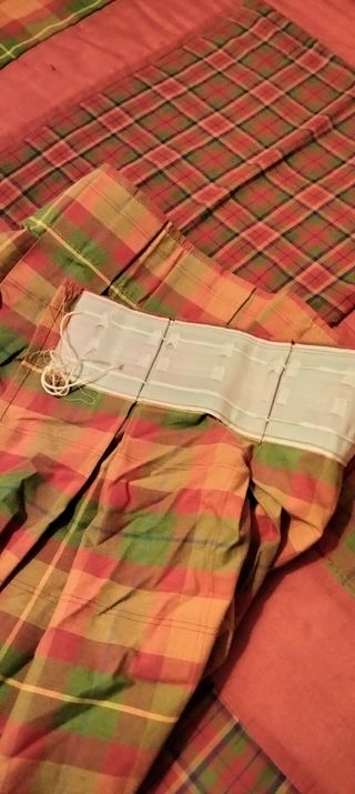 Edredón 90cm y cortinas.