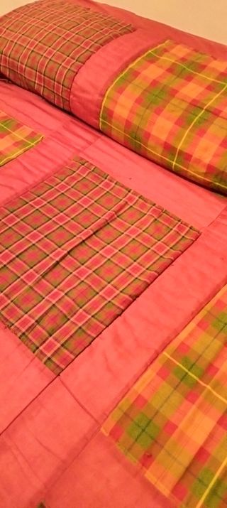 Edredón 90cm y cortinas.