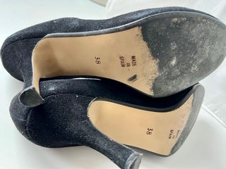 Zapatos fiesta ante negros