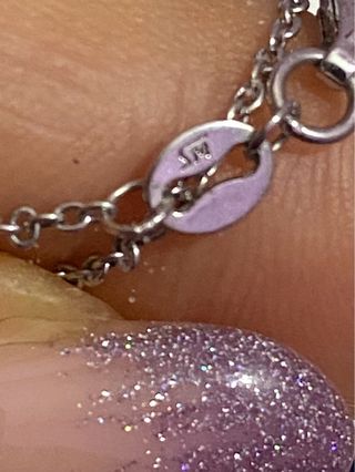 Collana in argento con perla.
