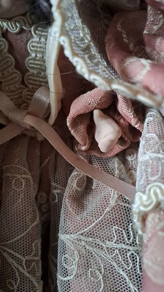 Bambola vintage in porcellana