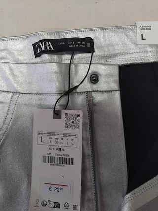 Pantalón color metálico