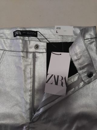 Pantalón color metálico