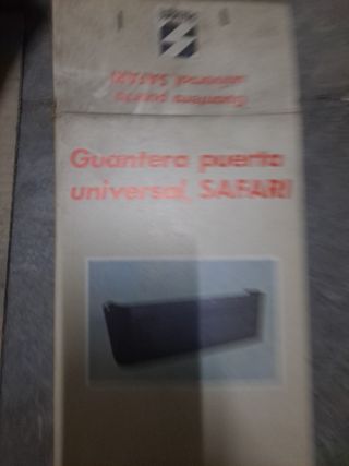 Guantera de puerta universal