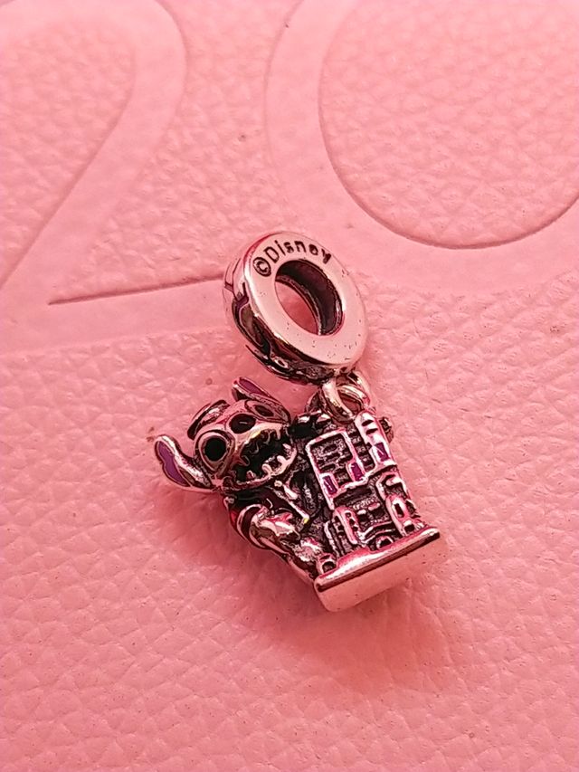 Pandora Christmas Stitch Charma