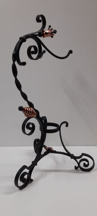 Escultura soporte para utensilios de chimenea en f