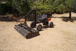 MAQUINA RECOLECTORA AUTOPROPULSADA JBR-7