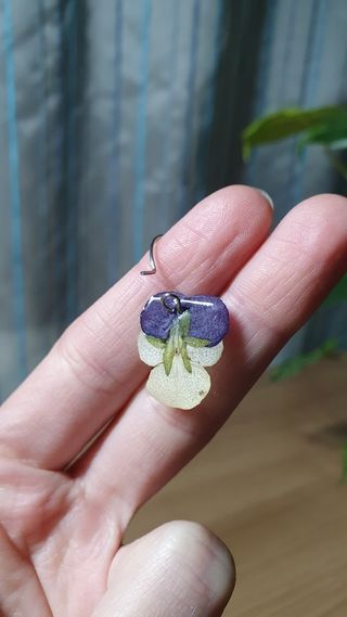 Pendientes flor pensamiento