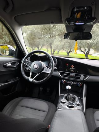 Alfa Romeo Giulia 2017