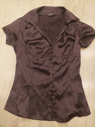 Punto y camisa