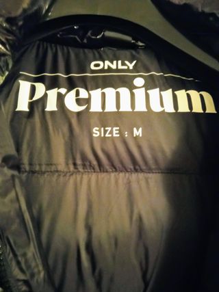Anorak metálico negro