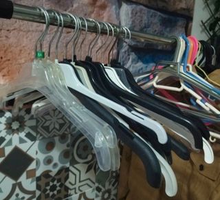 16 perchas (3€)