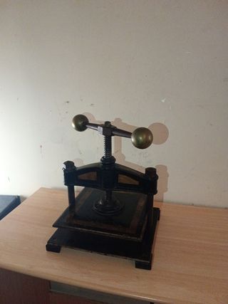 Antigua Prensa De Imprenta