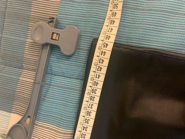 Minigonna nera in similpelle taglia L (44-46)