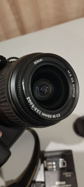 Camara NIKON D5000 + 18-55mm