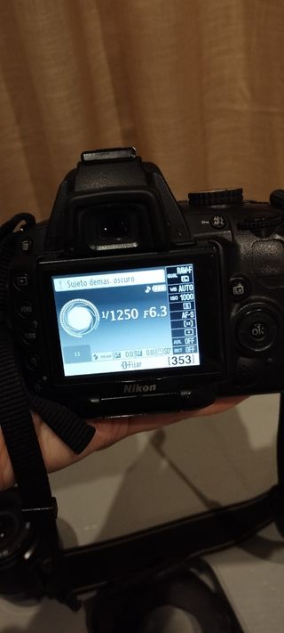 Camara NIKON D5000 + 18-55mm