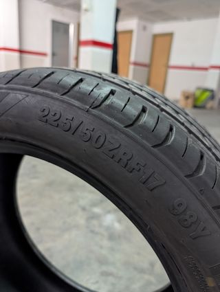 4 Neumáticos Runflat prácticamente nuevos