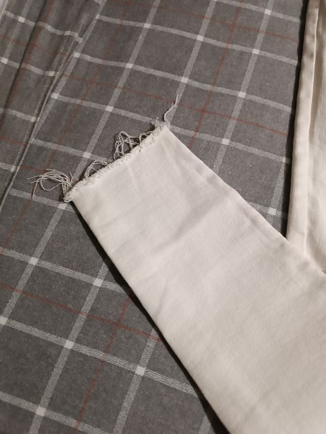 Vaqueros blancos chico Bershka