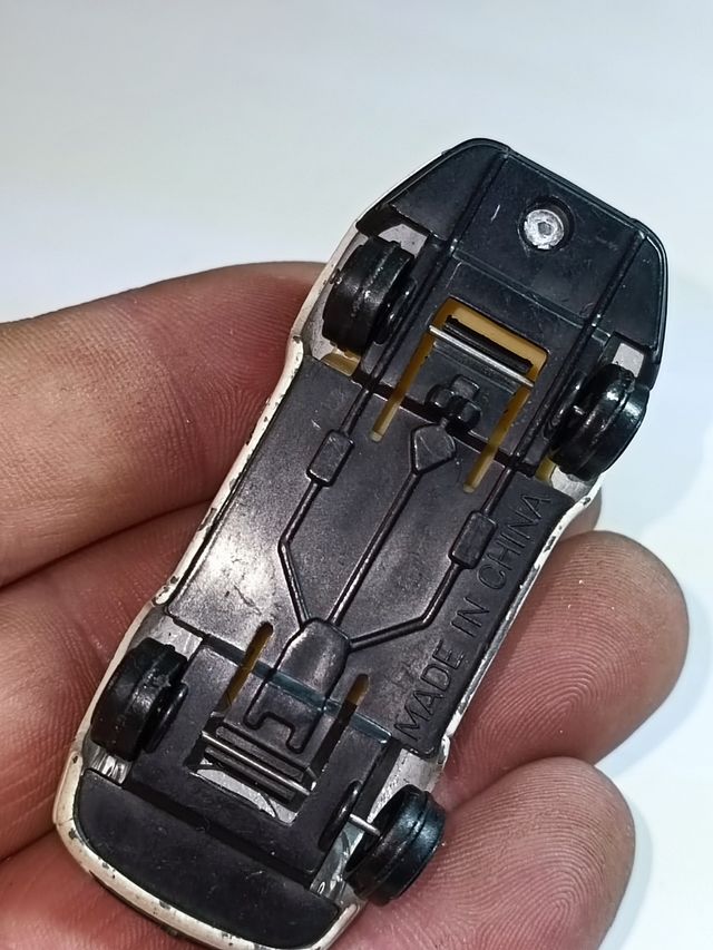 PORSCHE 911 1/64 PUBLICIDAD MOBIL