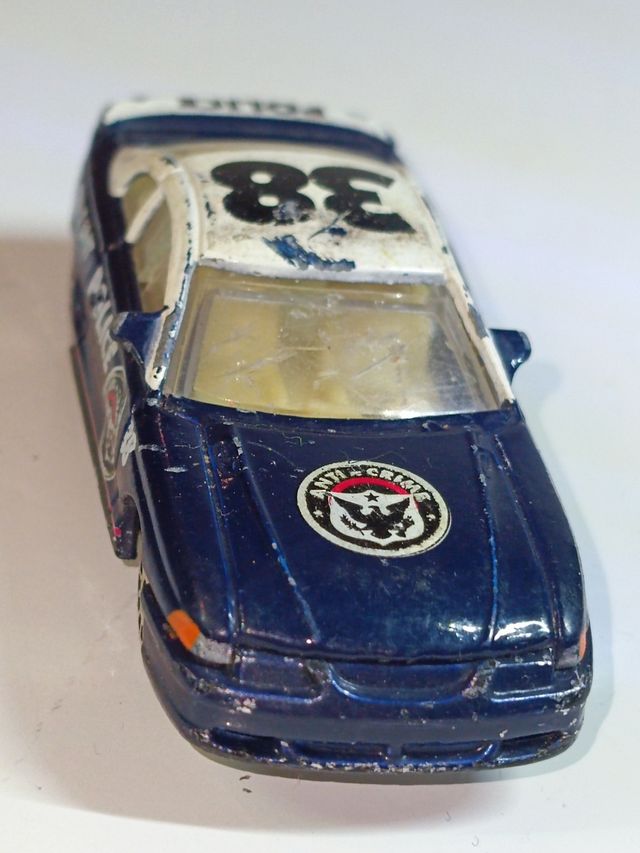 COCHE VINTAG POLICÍA 1/64