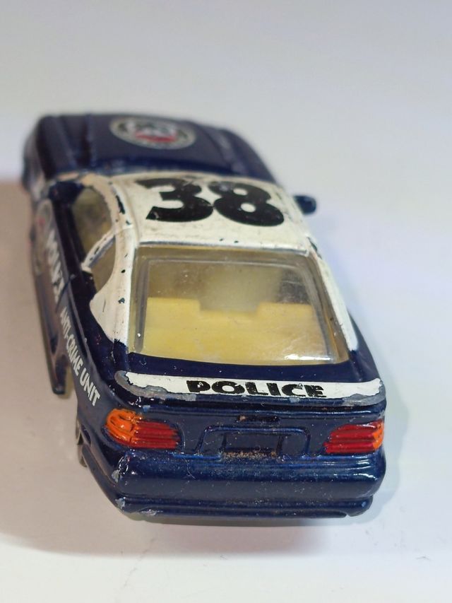 COCHE VINTAG POLICÍA 1/64