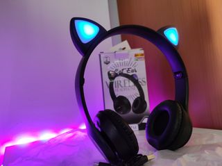 AURICULARES BLUETOOTH NUEVOS CON OREJITAS Y LUCES