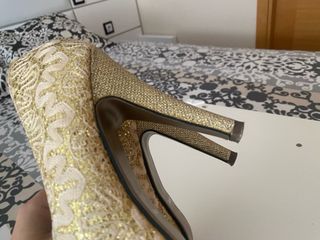 Zapatos/sandalias dorados