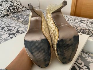 Zapatos/sandalias dorados