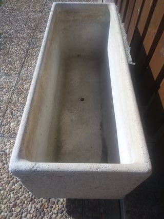 Macetero/jardinera de piedra