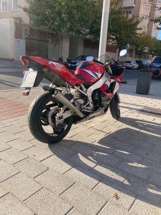 Yamaha r1 2001
