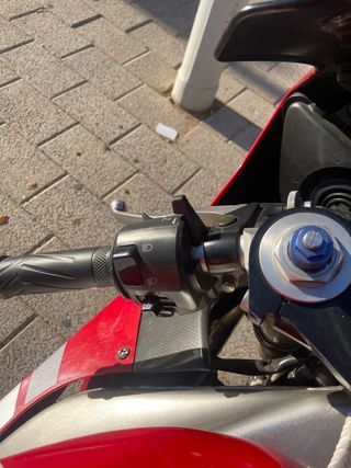Yamaha r1 2001
