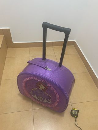 Maleta niña 41x37x17.     Altura  maximo 87.