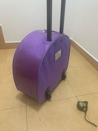 Maleta niña 41x37x17.     Altura  maximo 87.