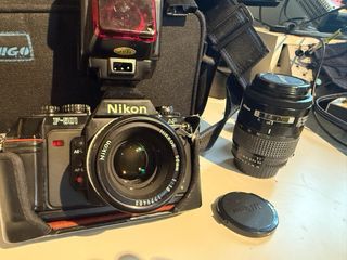 Nikon F-501 + objetivos + flash