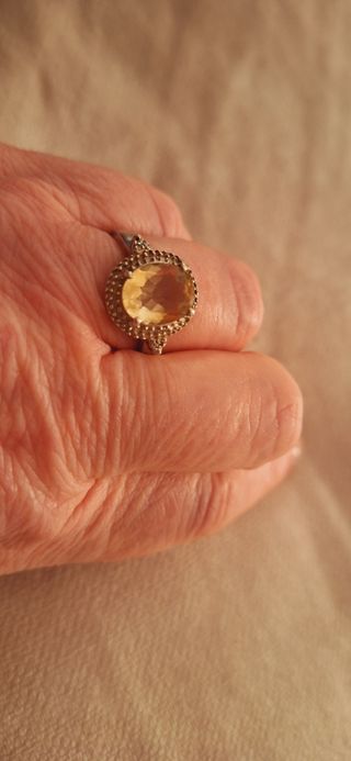 Anillo plata y cuarzo citrino