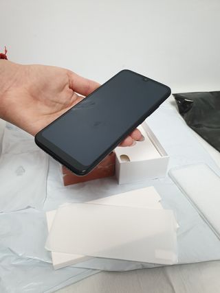 📱 Xiaomi Redmi 7 negro- sin estrenar
