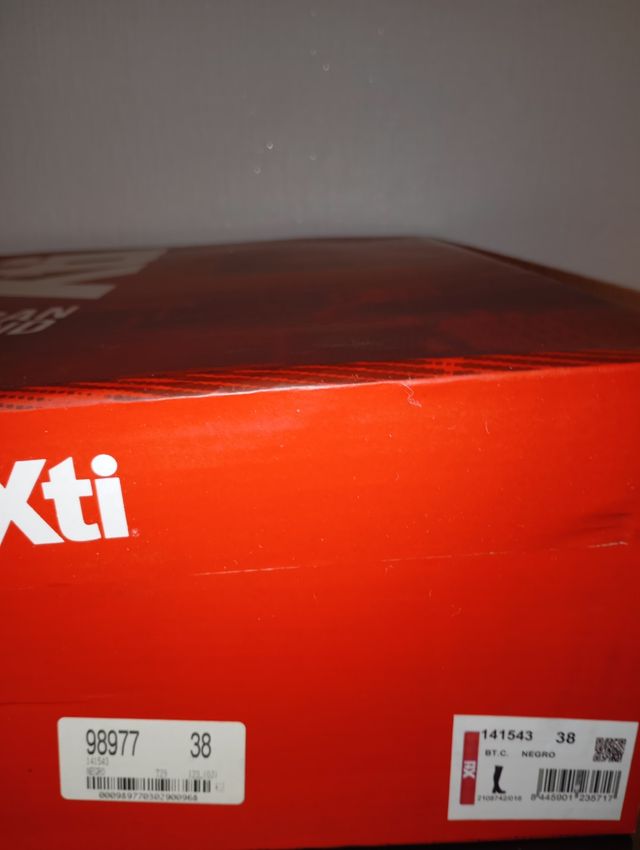 Botas altas plataforma Xti +🎁 Shopper acolchado