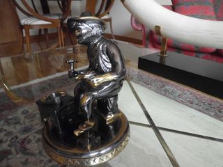 Escultura metalica de artesano zapatero