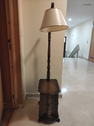 Lámpara de pie antigua