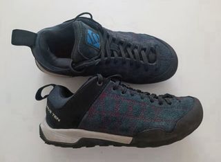 Zapatillas Five ten aproximación escalada